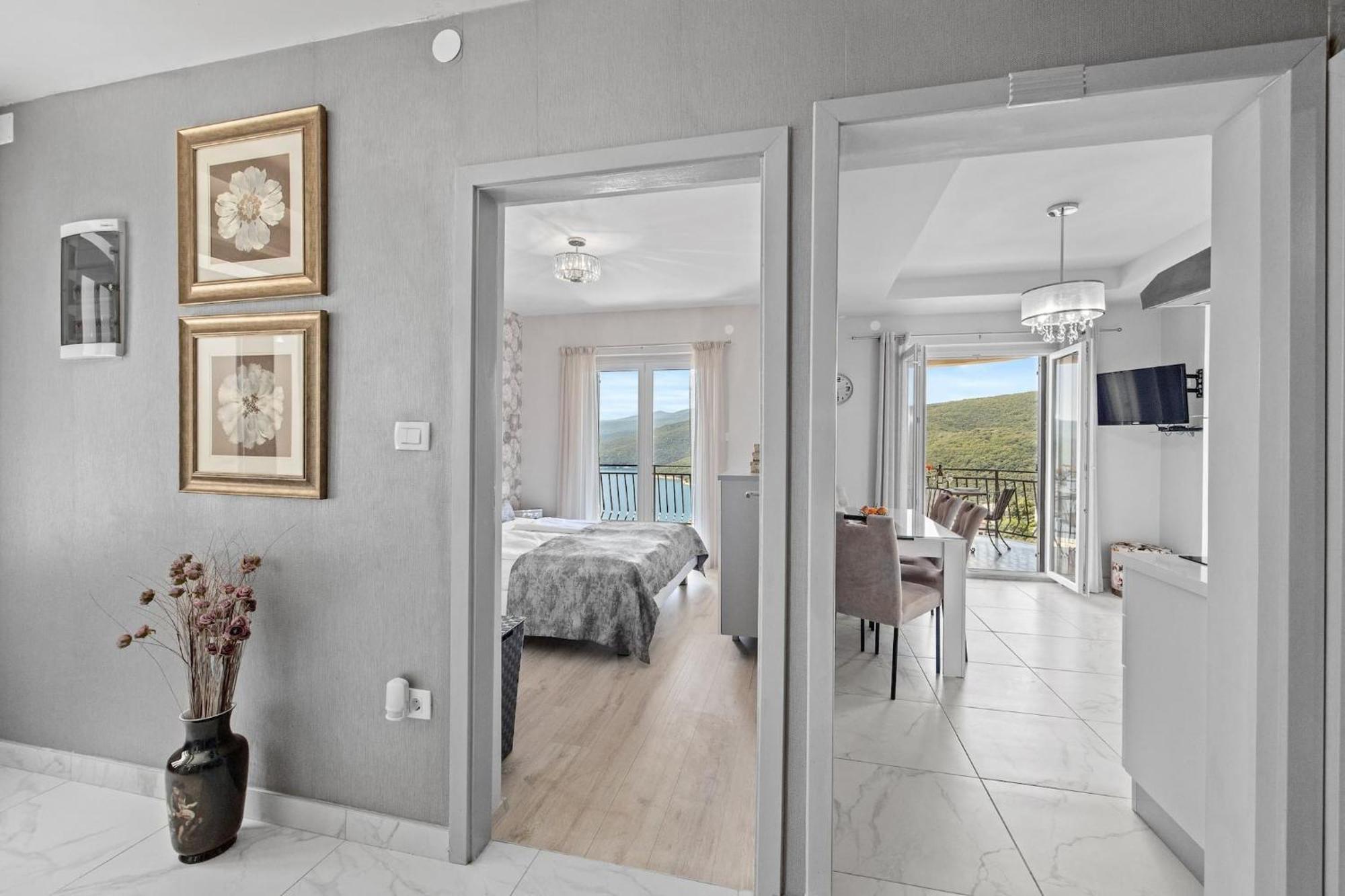 Apartments Lady M Rabac Ngoại thất bức ảnh